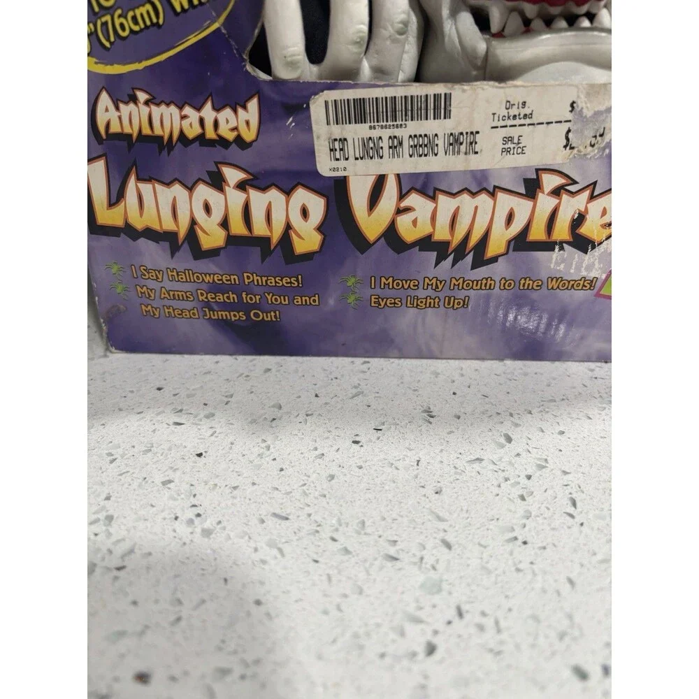 Vtg Gemmy Lunging Vampire In Action Door Animated Figure in Box 2002 See Detail - Picture 12 of 16
